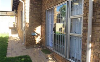 3 Bedroom Duet in Faerie Glen