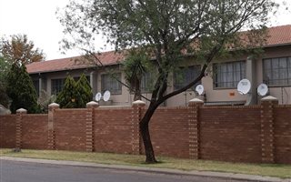 2 Bedroom Townhouse in Verwoerdpark