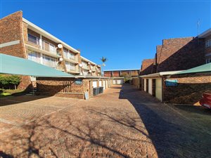 2 Bed Apartment in Waterkloof Glen