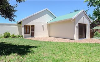 2 Bedroom House in Groenvallei