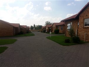 2 Bed Townhouse in Witpoortjie