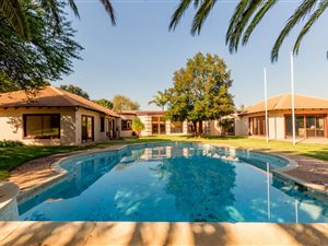 4 Bed House in Waterkloof Ridge