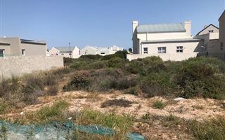 450 m² Land available in Laguna Sands