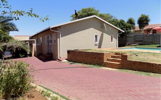 3 Bedroom House in Naturena