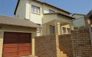 3 Bedroom Townhouse in Eldo View