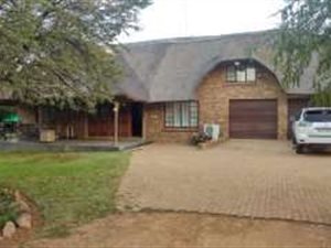 4.4 ha Farm in Roodeplaat