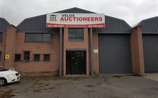Industrial space in Killarney Gardens