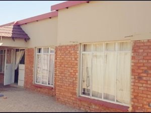 3 Bed House in Daspoort