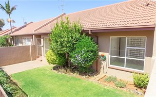 2 Bedroom Townhouse in Glen Marais