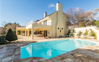 4 Bedroom House in Bishopscourt