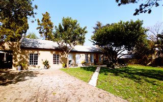 4 Bedroom House in Noordwyk