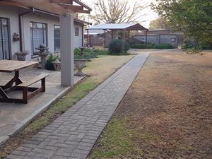 3 Bed House in Panorama