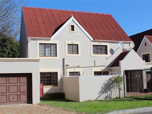2 Bed Apartment in Somerset West Central