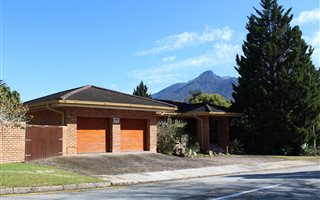 4 Bedroom House in Bergsig