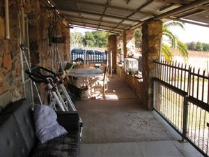 8 ha Farm in Rayton