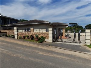 3 Bed House in Lovu