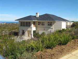 4 Bed House in Pezula Golf Estate