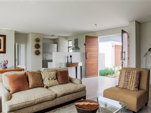 3 Bed Cluster in Jackal Creek Golf Estate