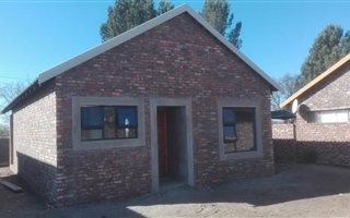 2 Bedroom House in Miederpark