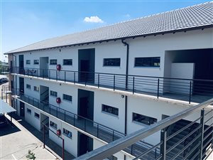 83 m² Commercial space in Hazeldean (Silverlakes Surroundings)