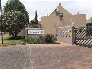 2 Bed Townhouse in Glen Marais