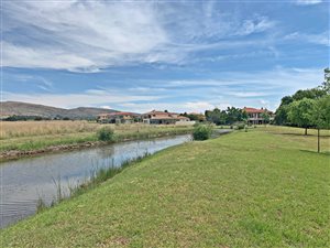 718 m² Land available in Westlake Estate