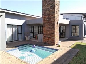 3 Bed House in Midstream Ridge Estate