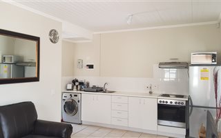 2 Bedroom House in New Woodlands