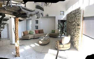 3 Bedroom House in Maroeladal