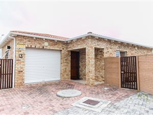 2 Bedroom Townhouse in Brentwood Park