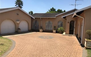 3 Bedroom House in Van Riebeeck Park