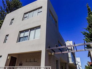 3 Bedroom Apartment in Strand Central
