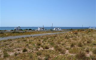 725 m² Land available in Da Gama Bay