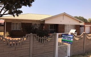3 Bedroom House in Estera