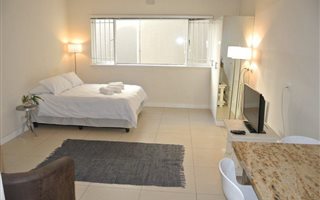 Studio apartment in Mouille Point