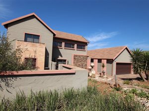 4 Bed House in Rietvlei Ridge Country Estate