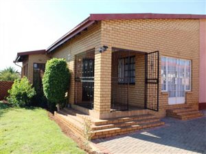 4 Bed House in Lenasia