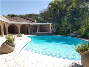 6 Bed House in Meerensee