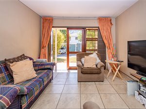 2 Bed Townhouse in Lakefield