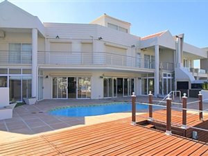 5 Bed House in Harbour Island