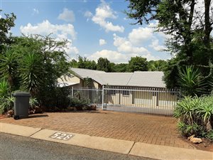 180 m² Commercial space in Monument Park