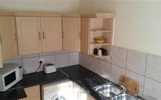 1 Bedroom Garden Cottage in West Riding