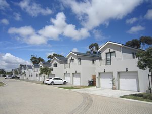 3 Bed House in Schoongezicht