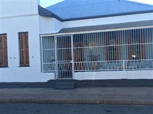 3 Bed House in Beaufort West