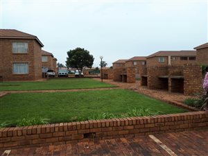 2 Bed Apartment in Krugersrus
