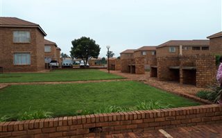 2 Bedroom Apartment in Krugersrus