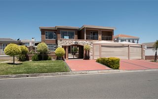 5 Bedroom House in Rouxville