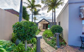 1271 m² Commercial space in Signal Hill