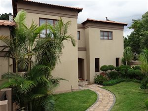 5 Bed House in Boschdal