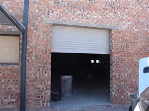 350 m² Commercial space in Fairleads